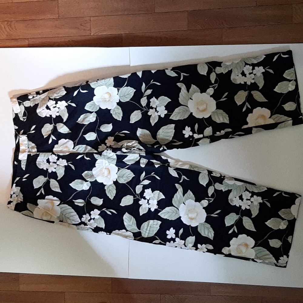 Izod, women's pants. Size 10.